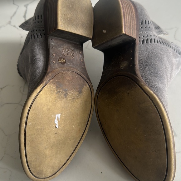 Lucky brand gray ankle boots size 8.5 - Picture 11 of 11
